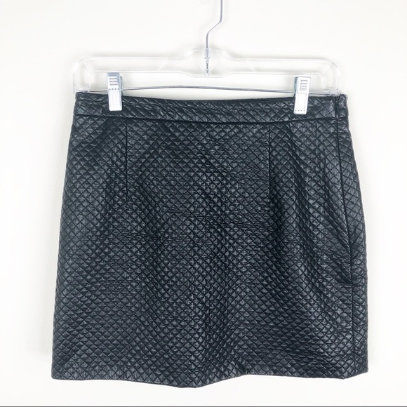 TOPSHOP- Black faux leather mini skirt size: US 6 - Picture 1 of 8